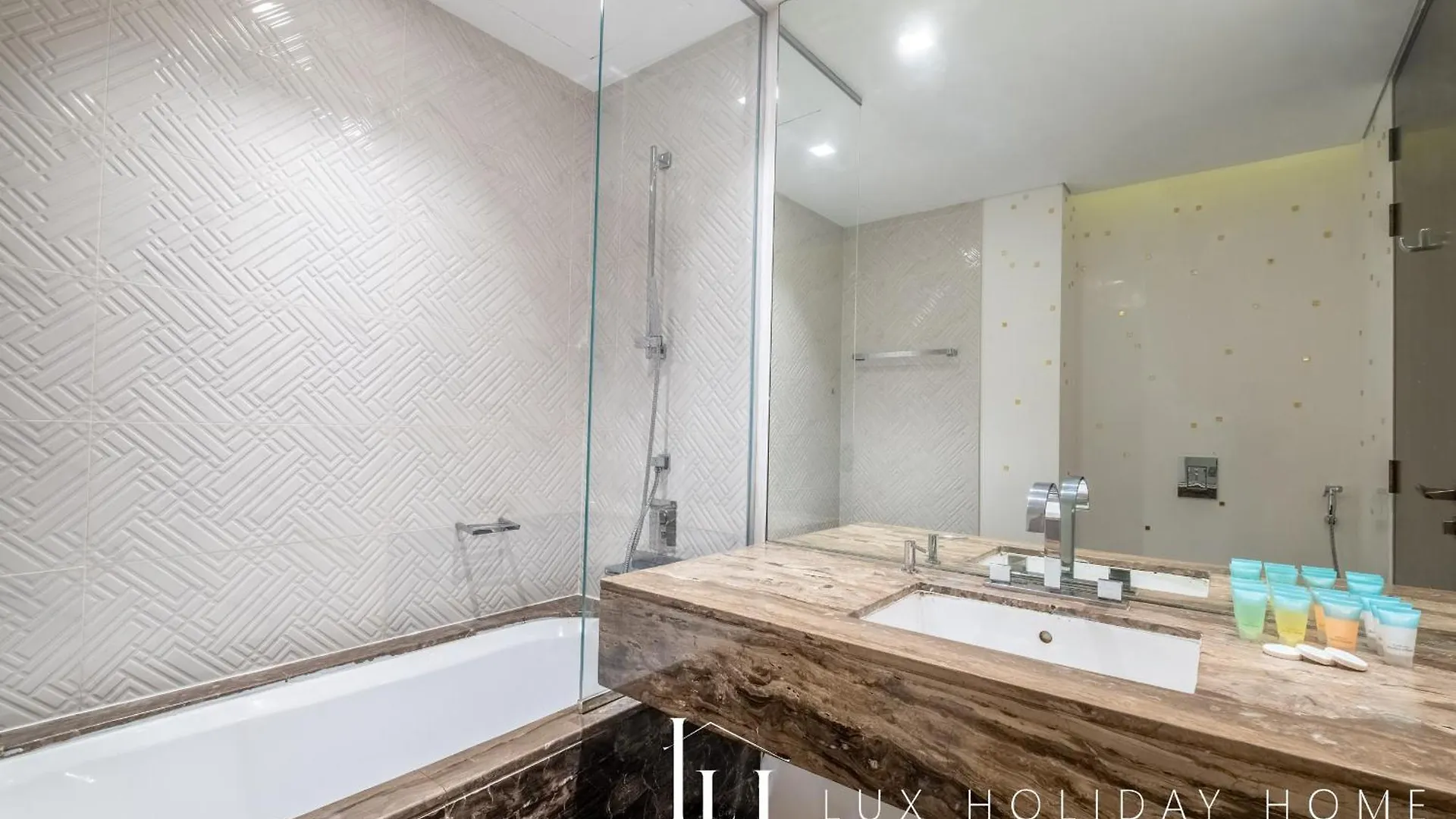 Lux - Lavish Suite With Full Palm Jumeirah View 1 دبي شقة